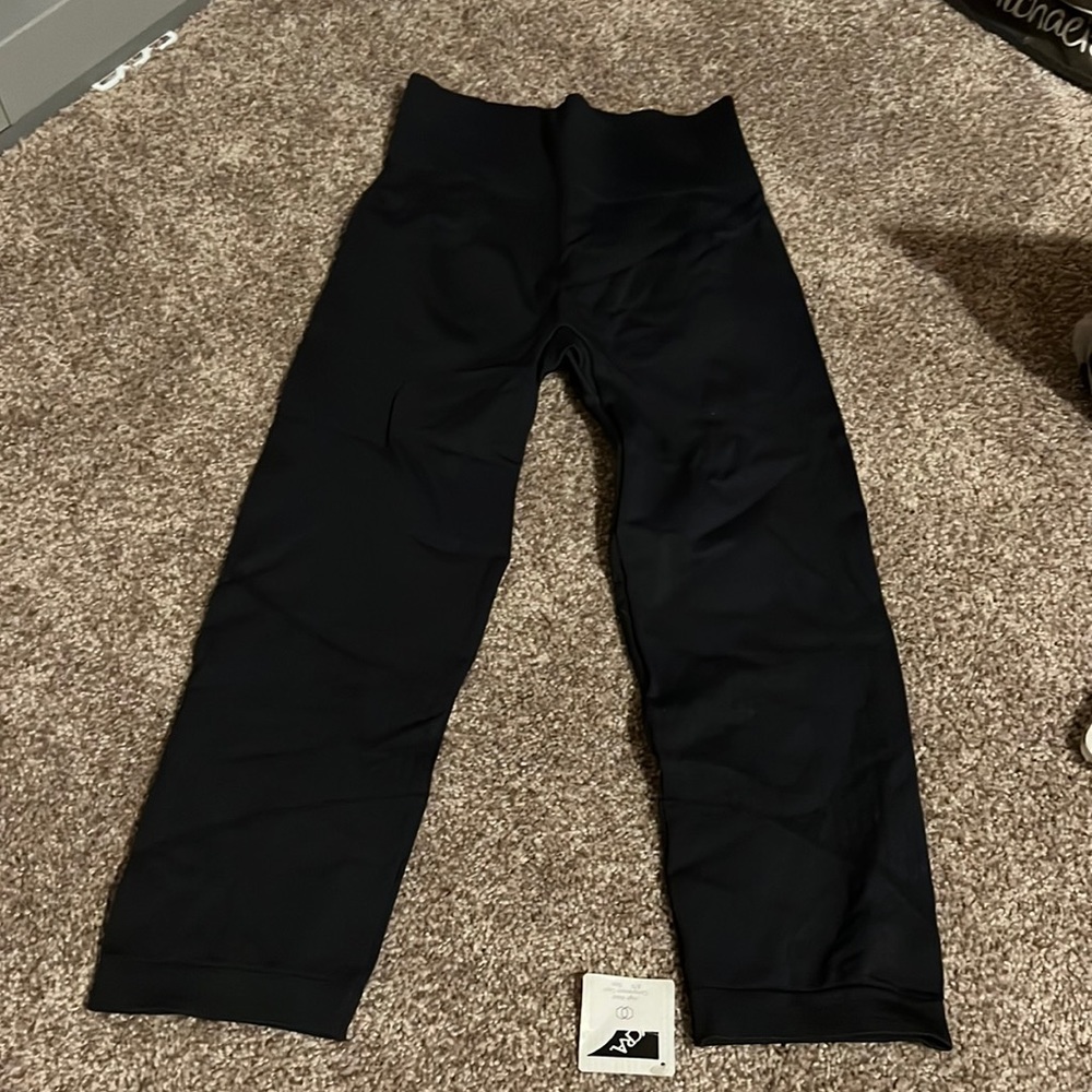 🚨 Last chance before donation 🚨 High Waist Compression Capri